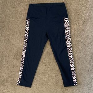ZYIA Leopard Pocket Brilliant Hi-Rise Capri 20" Size 12